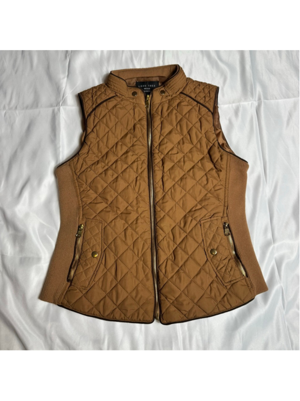 Love Tree Quilted Sleeveless Vest in Camel Brown